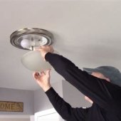 How To Change A Light Bulb In The Ceiling